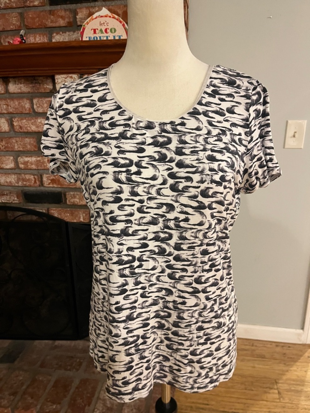 Reiss Black and White Abstract Short Sleeve Tee